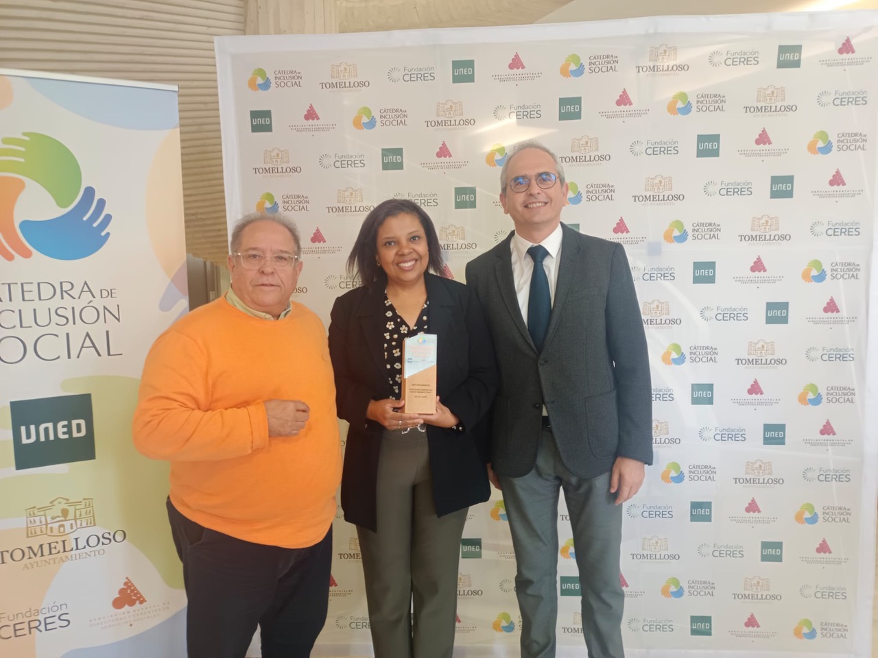 Entrega del reconocimiento a RECIC-LaRTE en el III Congreso Internacional de Buenas Prácticas en Inclusión Social